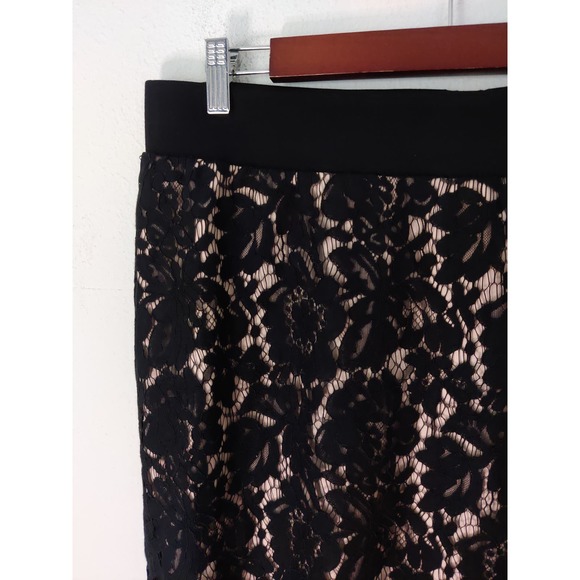 Torrid Black & Nude Lined Floral Lace w/ Chiffon Hem Skirt Size Large or 0X - Picture 4 of 10